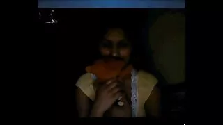 Panna Raquel pieprzy się z włamywaczem darmowe oorno majtek.