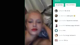 Bloom Lambie masturbuje się darmowe pormo palcami.