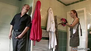 Nieznajomy darmowe pormo filmy uwodzi Nadię Nabakovę na seks.