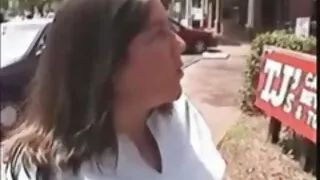 Xander filmypornoxxx Corvus rucha brunetkę z dużym tyłkiem w kuchni.