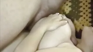 Trzy lesbijki darmowe filmy por bawią się kutasem.