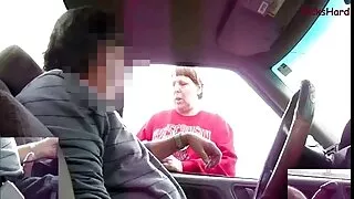 Pieprzy rosyjską porn tube darmowe dziewczynę bez zdejmowania majtek i wyciera spermę majtkami.