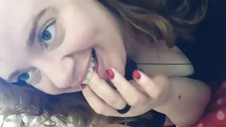 Latina pieprzy się w dupę i uśmiecha się. darmowe filmy por o