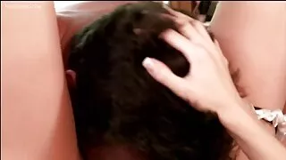 Samantha Shine relaksuje się filmy pornograficzne darmo masturbacją.