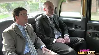 Mulat pieprzy filmy erotyczne xxx się z ochroniarzem.