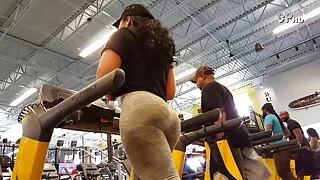 Jessie Pony rozkłada nogi sznurkiem, by głęboko się pieprzyć. darmowe filmy pirno